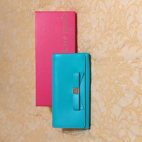 kate spade Handbags - Kate Spade Turquoise Clutch EUC